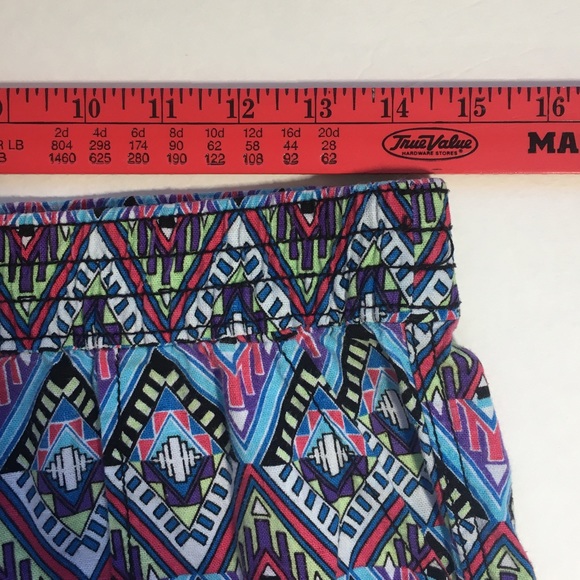 Arizona Jean Co. | Multicolor Tribal Print Shorts, Juniors Small - Picture 6 of 7